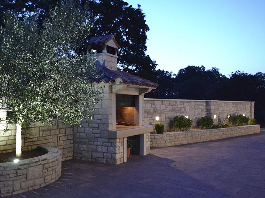 Holiday Home Mate Tinjan Δωμάτιο φωτογραφία